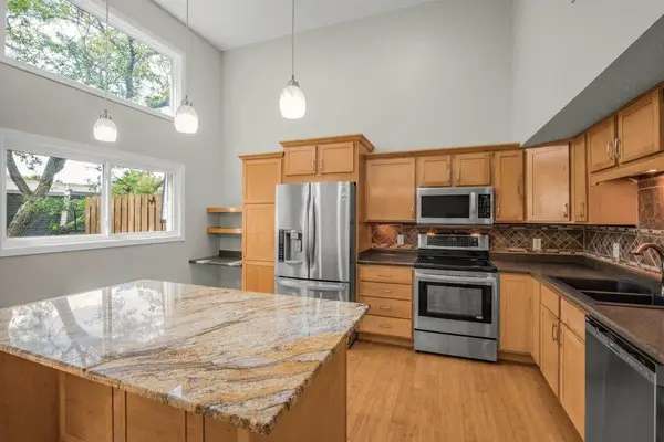 1005 W 105th Street, Bloomington, MN 55431
