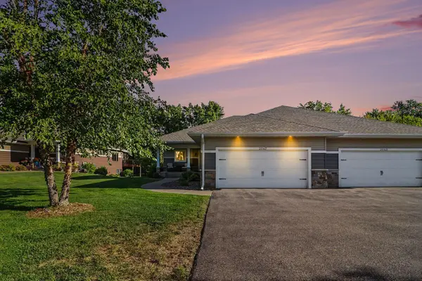 2047 Goodview Avenue N, Oakdale, MN 55128