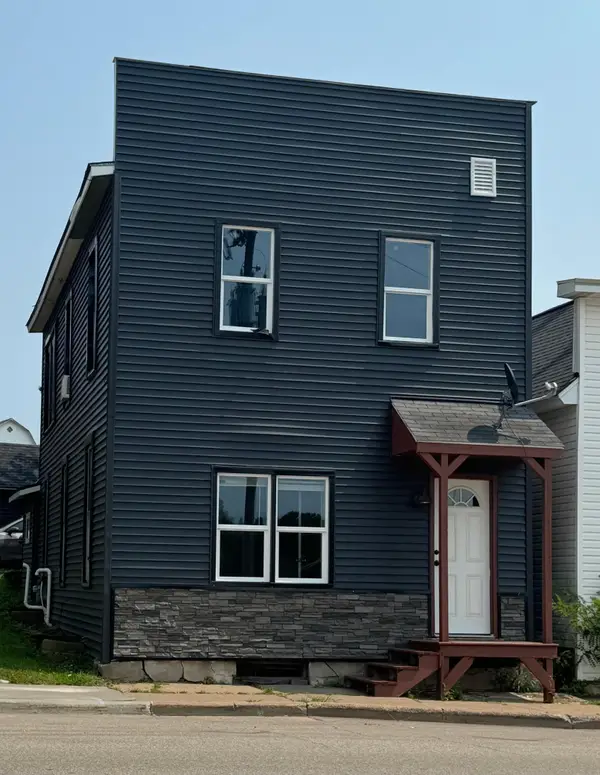 325 1st Street, Glenwood City, WI 54013