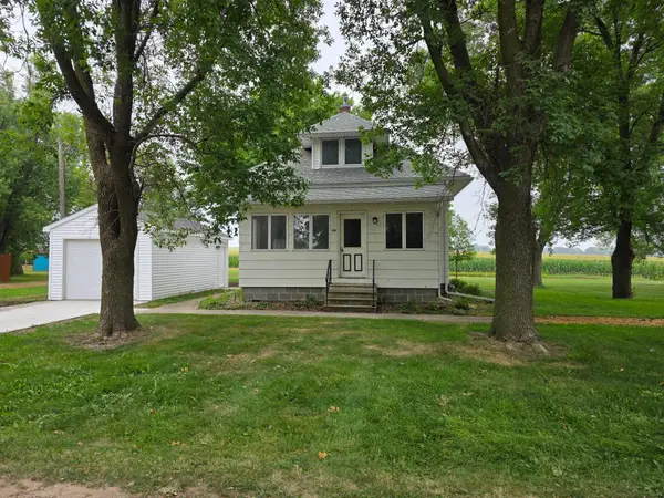 104 Bertha Avenue S, Pipestone, MN 56164