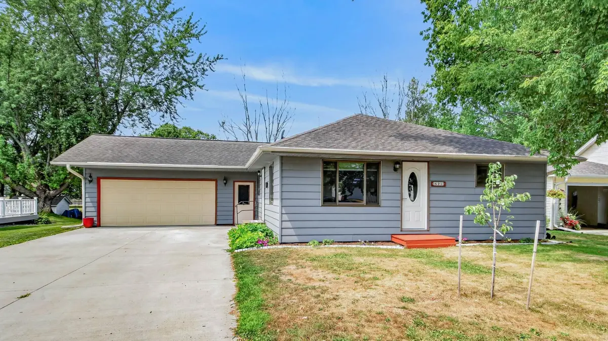 621 N Park Place, Cadott, WI 54727 - #1