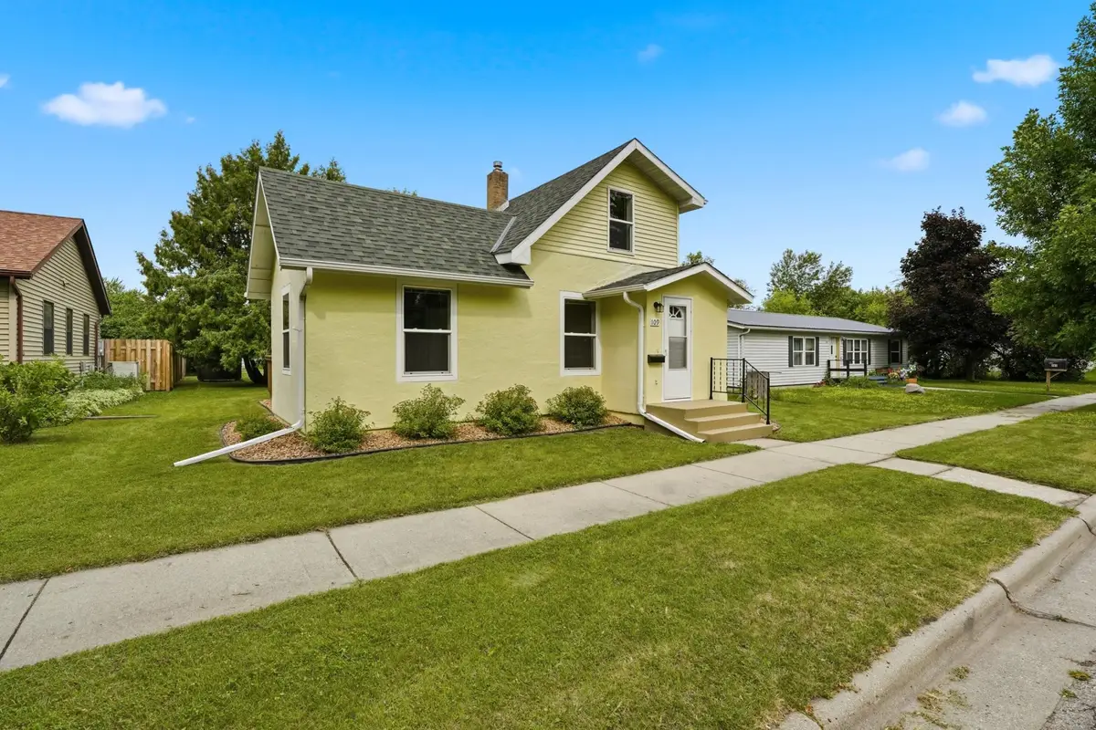 109 Kneale Avenue S, Thief River Falls, MN 56701 - #1
