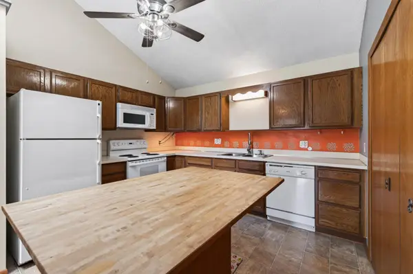 3276 Greenbrier Street #3276C, Vadnais Heights, MN 55127