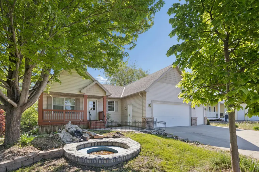 211 7th Street S, Winsted, MN 55395 - #2