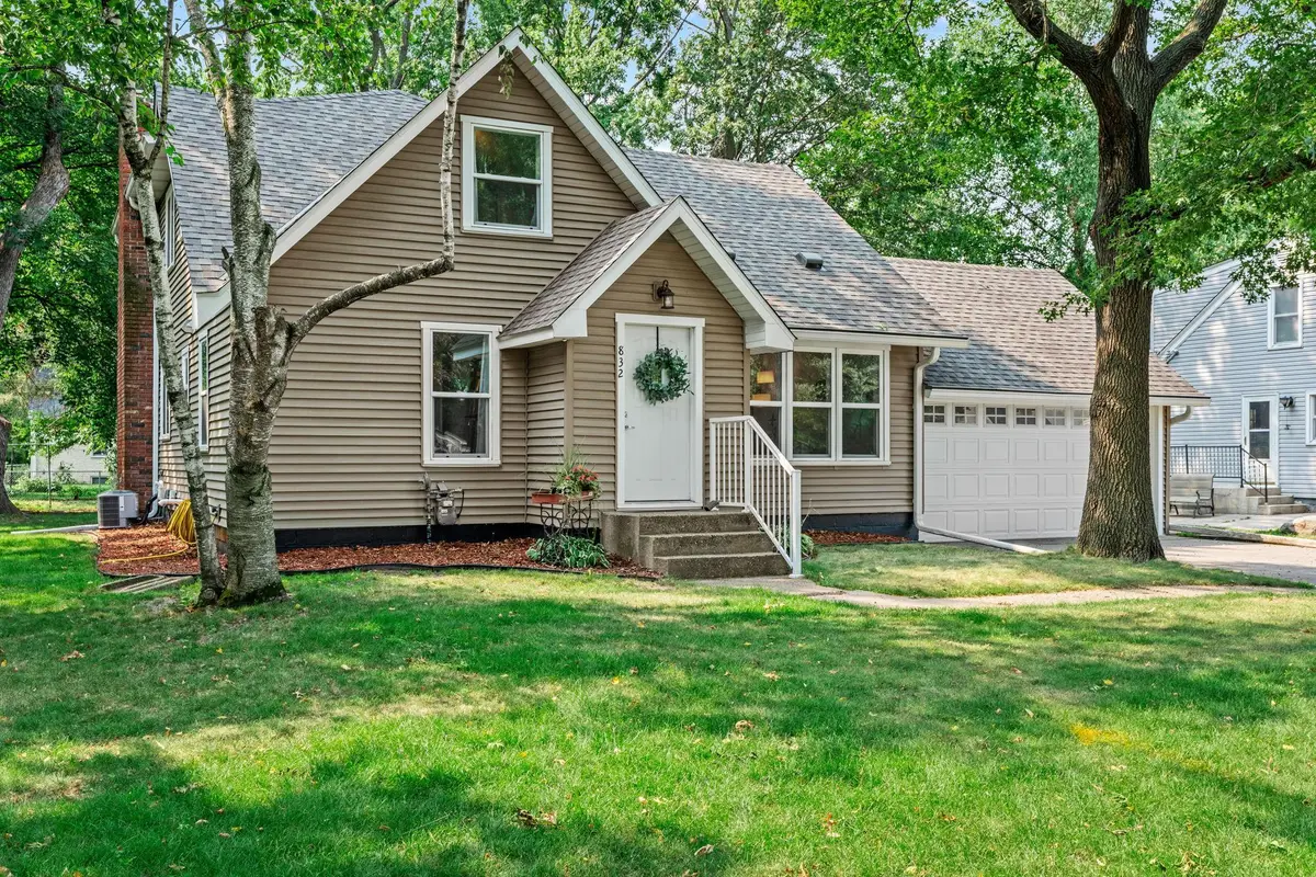 832 Lovell Avenue W, Roseville, MN 55113 - #1