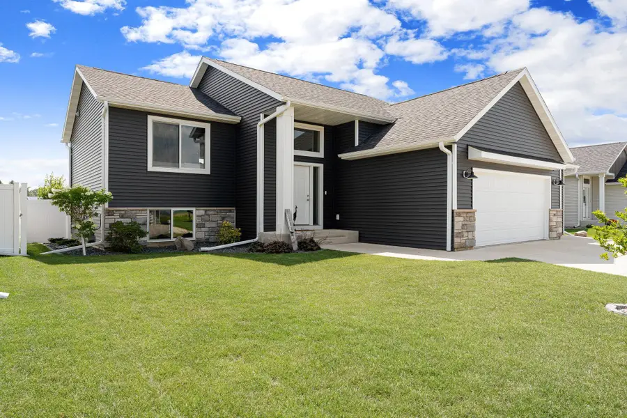 2102 14th Avenue Ne, Austin, MN 55912 - #2