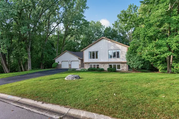 7390 130th Street W, Apple Valley, MN 55124