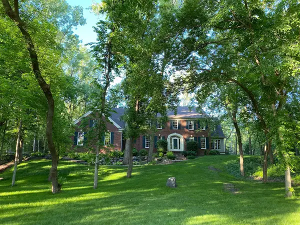 805 Midwest Trail Court N, Lake Elmo, MN 55042