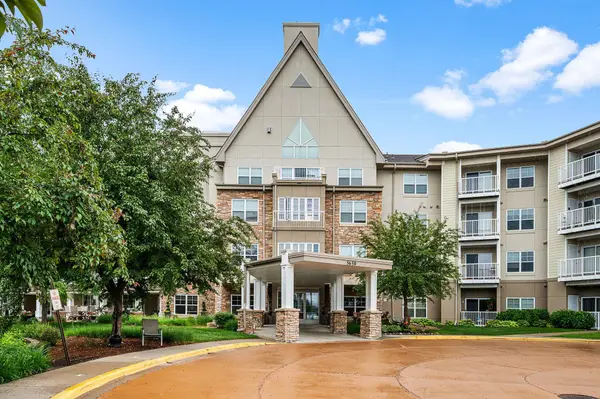 5650 Boone Avenue N #120, New Hope, MN 55428