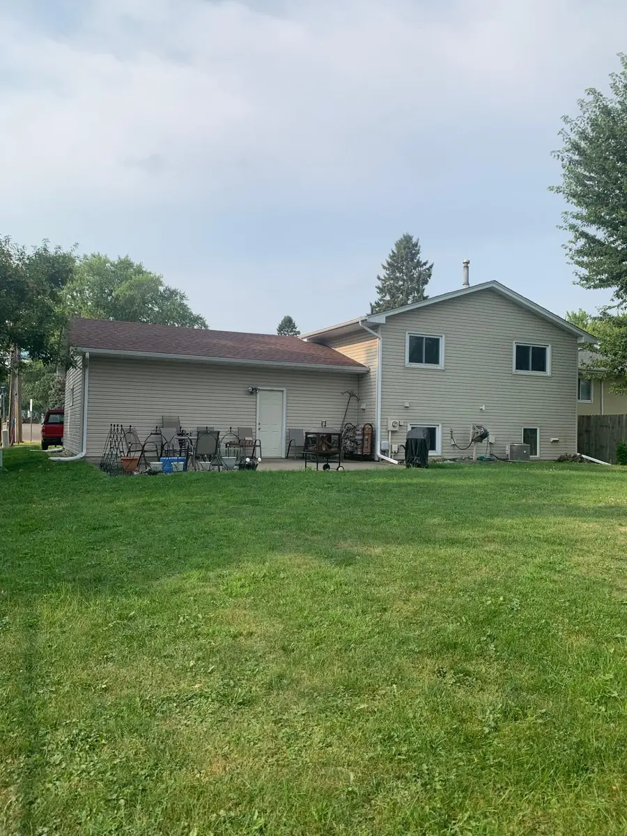 2359 17th Avenue E, North Saint Paul, MN 55109 - #3