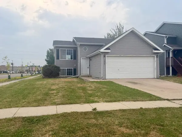 1866 12th St E, West Fargo, ND 58078