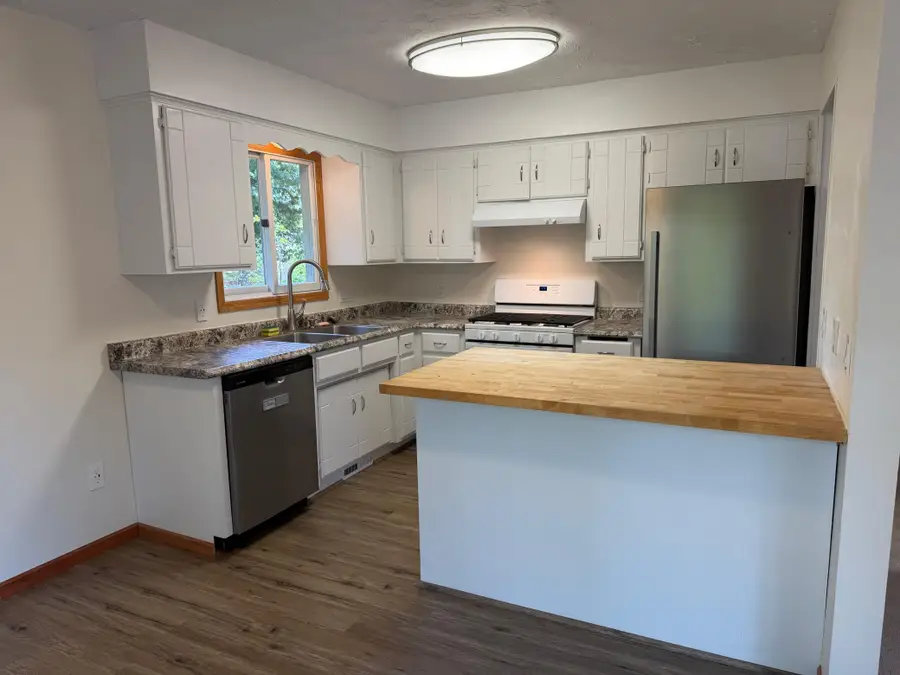112 Mcgregor Avenue N, Mahtomedi, MN 55115 - #2
