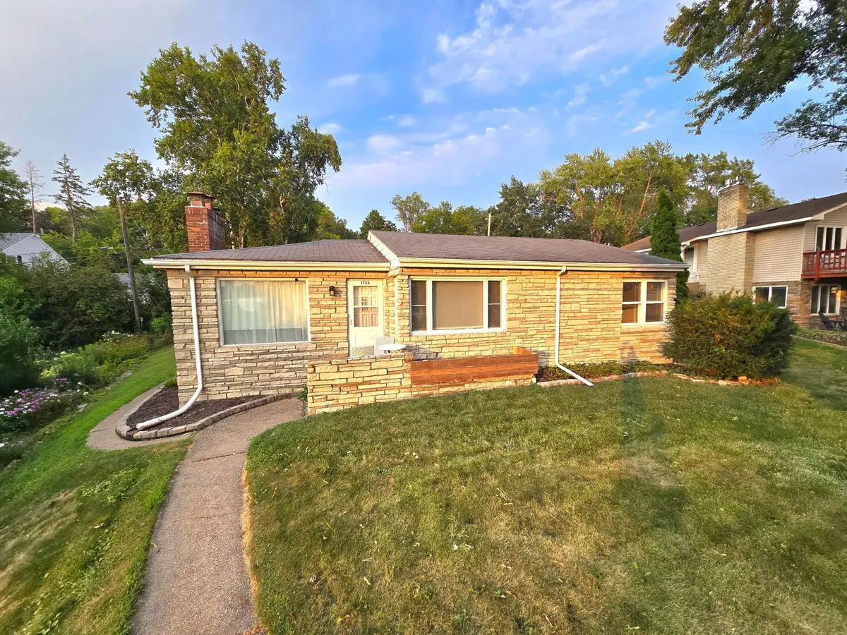 1736 E Shore Drive, Maplewood, MN 55109 - #1