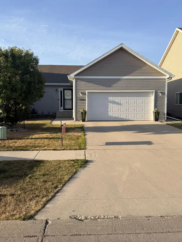 5873 57th Avenue S, Fargo, ND 58104
