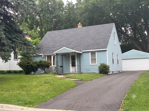 1232 Skillman Avenue W, Roseville, MN 55113