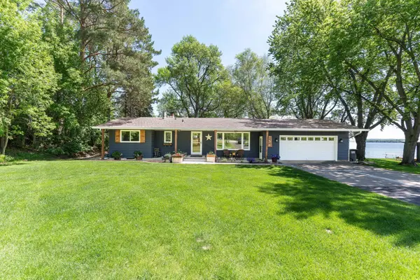 736 Shorewood Drive, Detroit Lakes, MN 56501