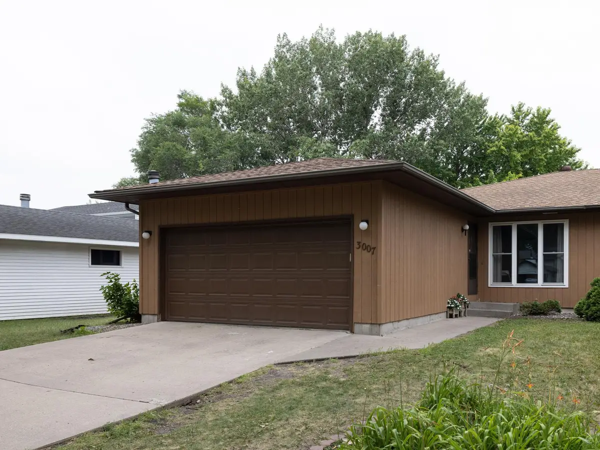 3007 18th Street S, Fargo, ND 58103 - #1
