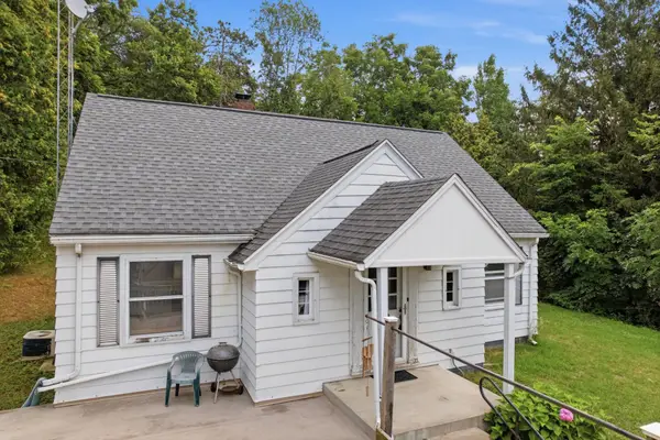 1109 S 2nd Street, Alma, WI 54610