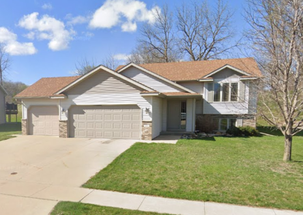 652 7th Street Sw, Pine Island, MN 55963