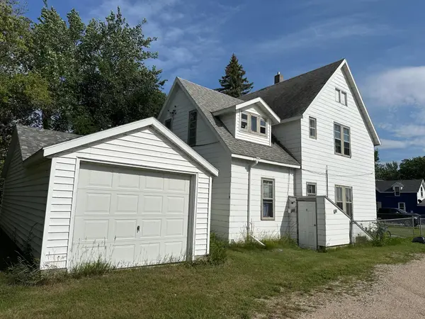 415 1st Street E, Thief River Falls, MN 56701