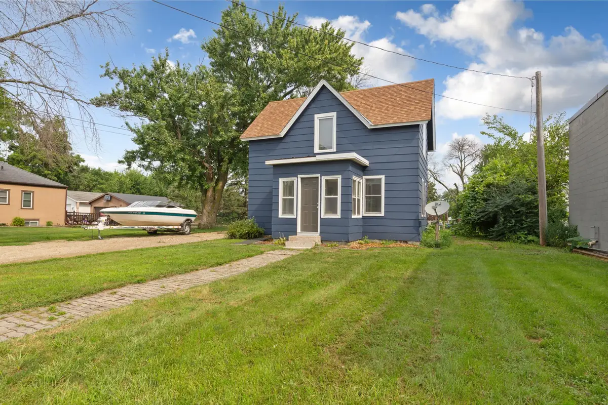 210 W Holly Street, Owatonna, MN 55060 - #1