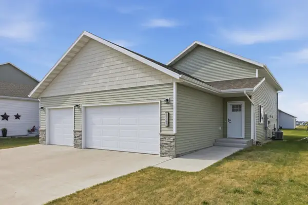6717 71st Avenue S, Horace, ND 58047