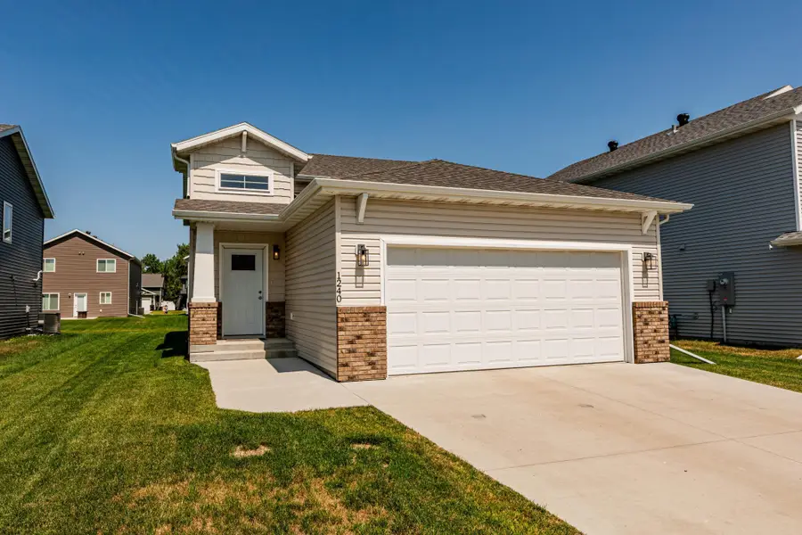 1240 Rachel Drive W, West Fargo, ND 58078 - #2
