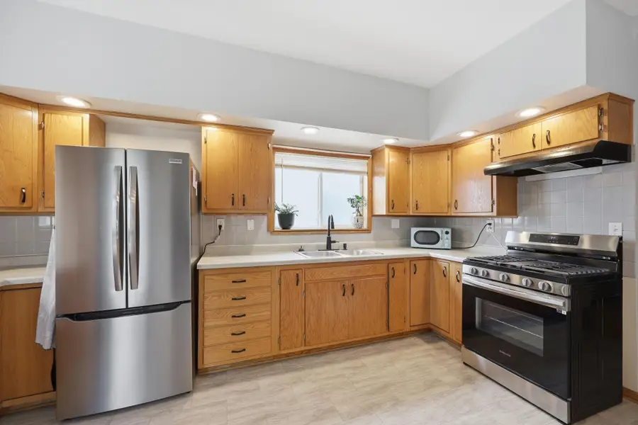 942 Central Avenue W, Saint Paul, MN 55104 - #3