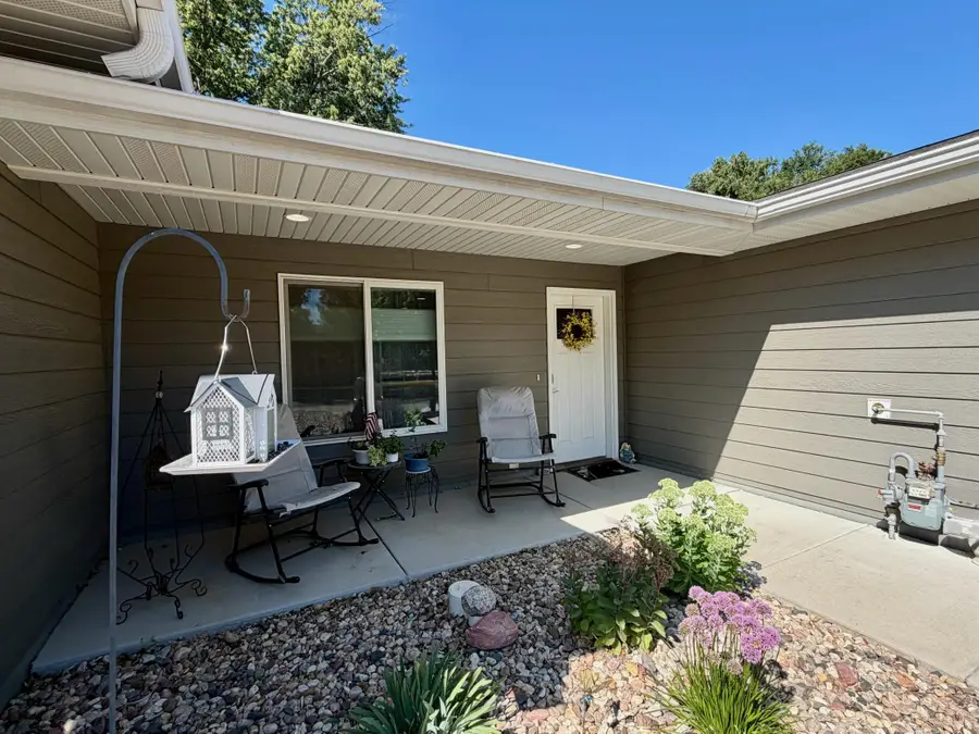 104 W Barck Avenue, Luverne, MN 56156 - #2