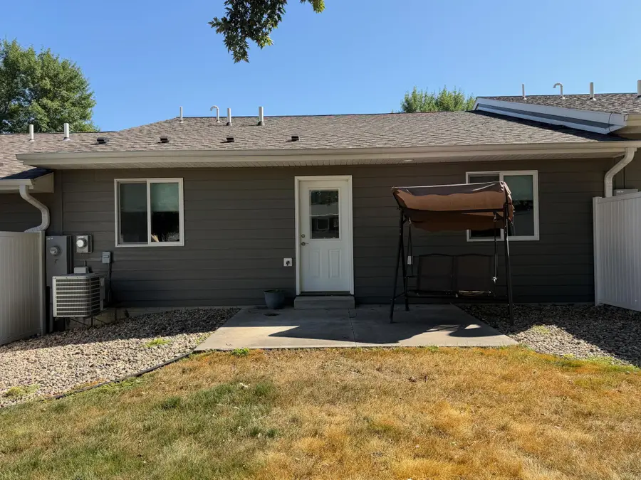 104 W Barck Avenue, Luverne, MN 56156 - #3
