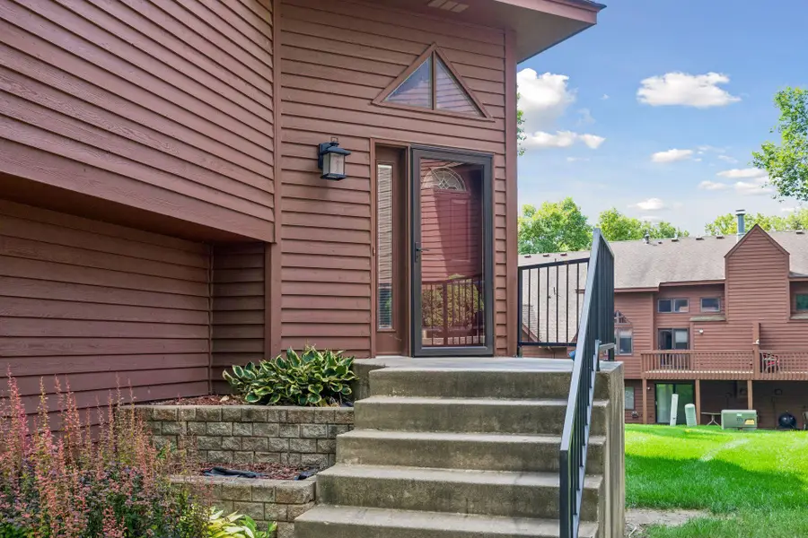 12526 Parkwood Drive, Burnsville, MN 55337 - #2