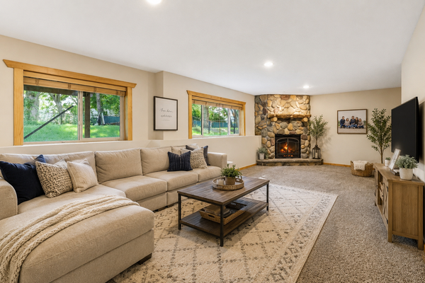9918 Kiwi Avenue N, Minneapolis, MN 55443
