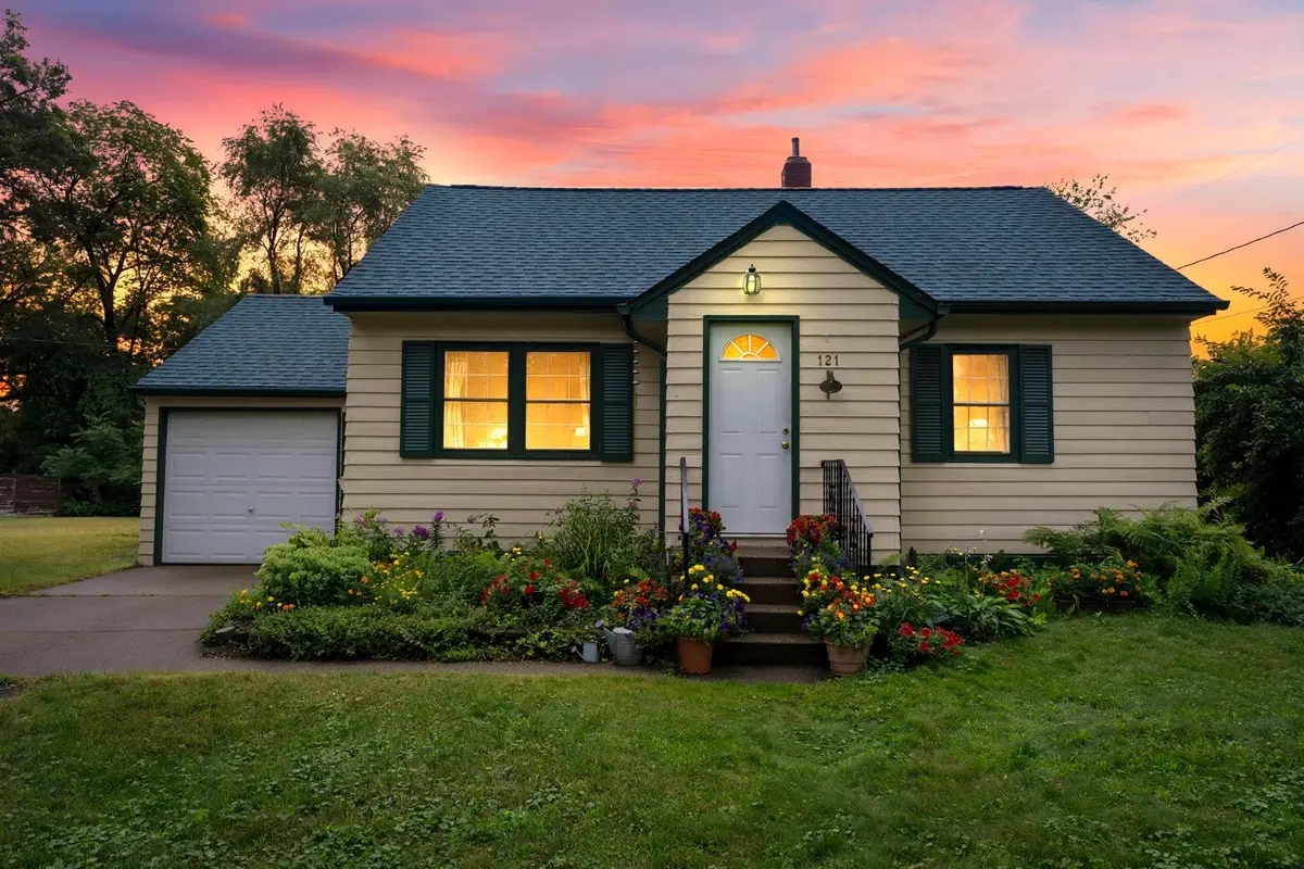 121 6th Avenue Ne, Cambridge, MN 55008 - #1