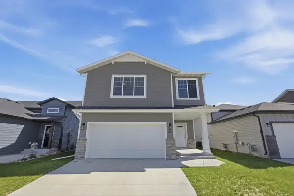 1462 68th Avenue S, Fargo, ND 58104