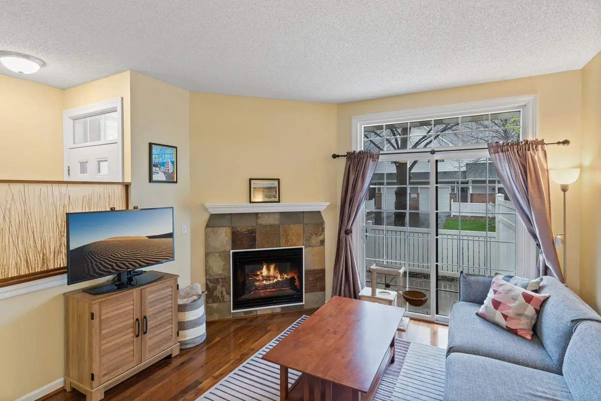 17918 Cobblestone Way, Eden Prairie, MN 55347 - #1