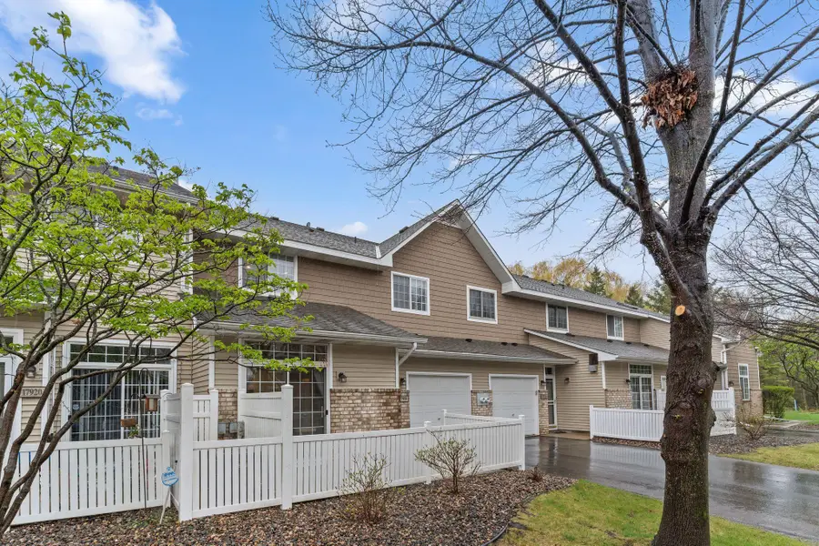 17918 Cobblestone Way, Eden Prairie, MN 55347 - #3