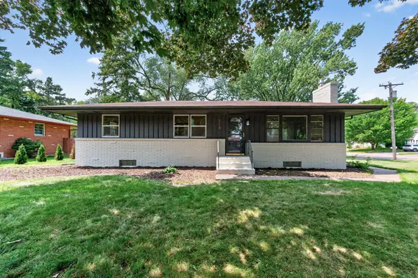 3119 Mildred Drive, Roseville, MN 55113