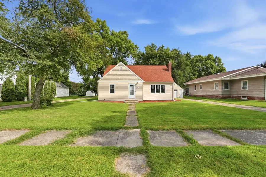 308 Colfax Avenue Nw, Renville, MN 56284 - #2