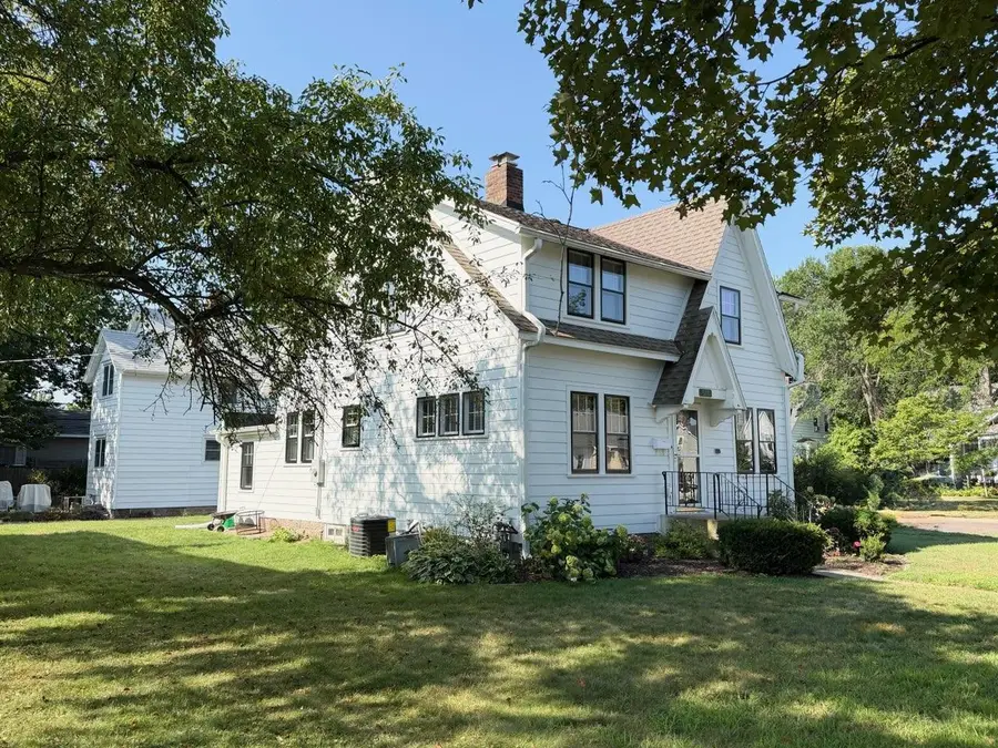539 W Grand Avenue, Eau Claire, WI 54703 - #3