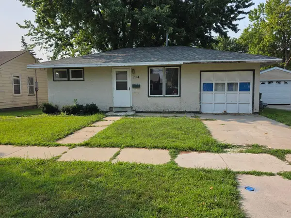 704 Dover Street, Worthington, MN 56187