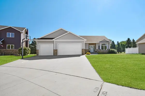 4026 39th Street S, Moorhead, MN 56560