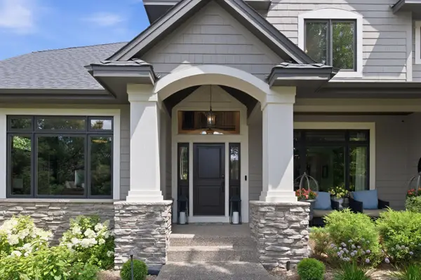 10053 Trails End Road, Chanhassen, MN 55317