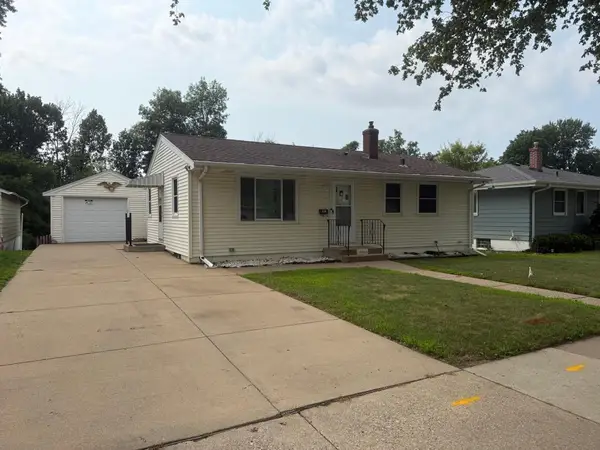 2156 Hawthorne Avenue E, Saint Paul, MN 55119