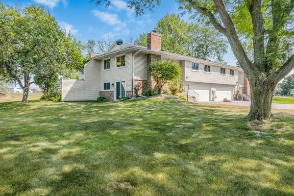 11934 70th Place N, Maple Grove, MN 55369