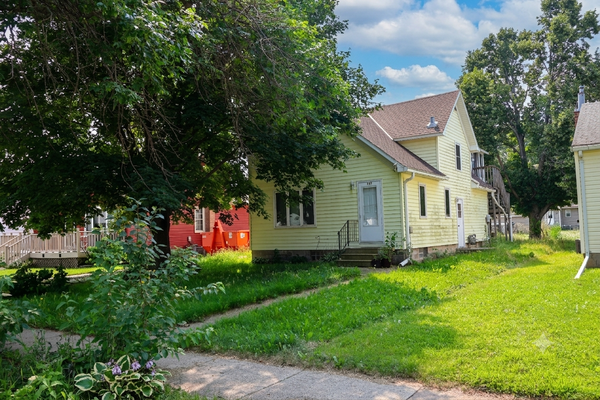 117 4th Street S, Gaylord, MN 55334
