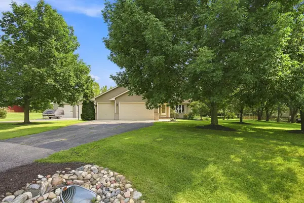 9081 13th Street Ne, Saint Michael, MN 55376