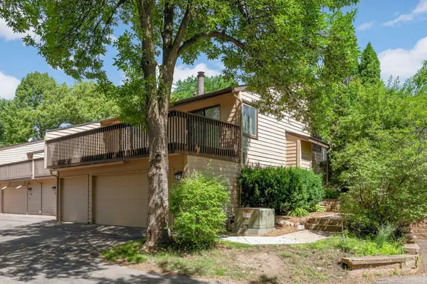 132 W Eagle Lake Drive, Maple Grove, MN 55369