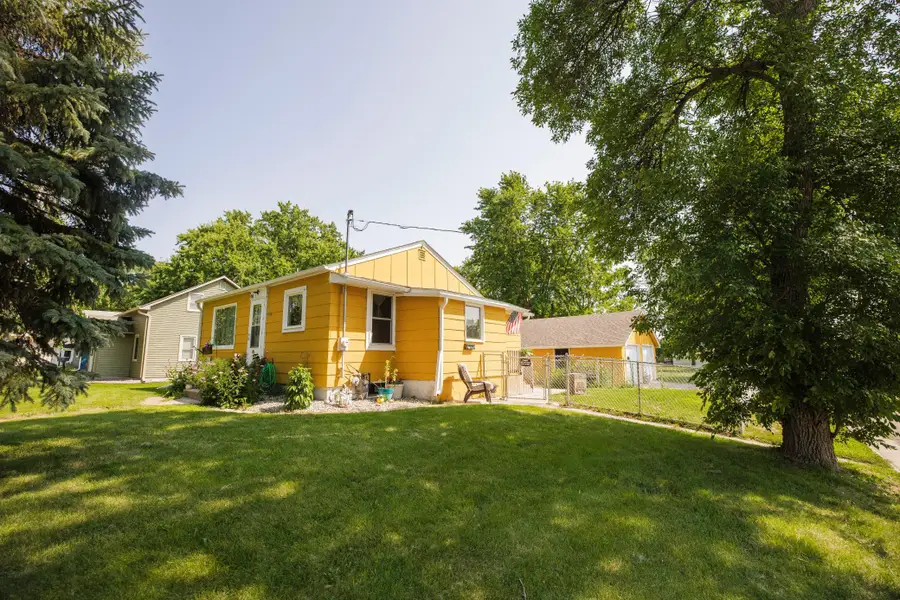 511 W 11th Street, Morris, MN 56267 - #2