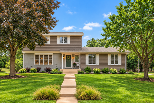 10 Western Terrace, Golden Valley, MN 55426