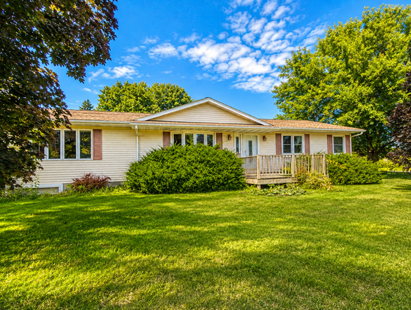 55 Elm Street, Easton, MN 56025